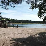 Bosbungalow De Eekhoorn 宁斯佩特