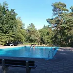 Bosbungalow De Eekhoorn * 宁斯佩特