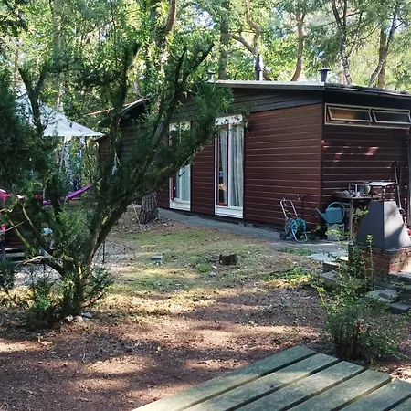 Bosbungalow De Eekhoorn Chalet *