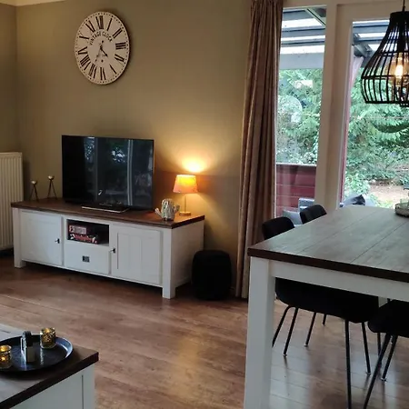 Bosbungalow De Eekhoorn * Nunspeet