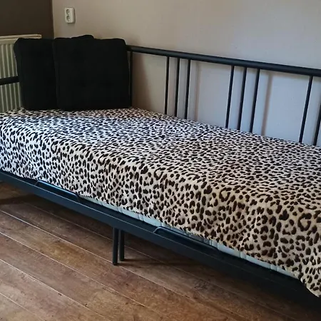 Bosbungalow De Eekhoorn Chalet Nunspeet