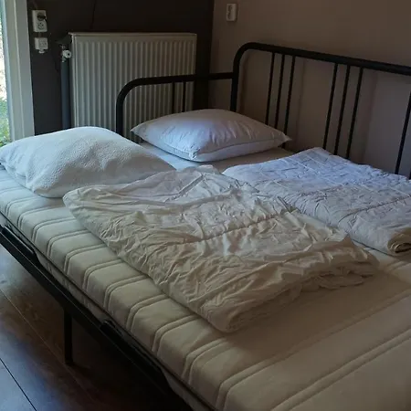 Bosbungalow De Eekhoorn Chalet Nunspeet